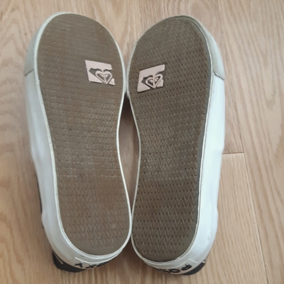 Roxy Pepperdine Canvas Slip On Shoes - Picture 4 of 7